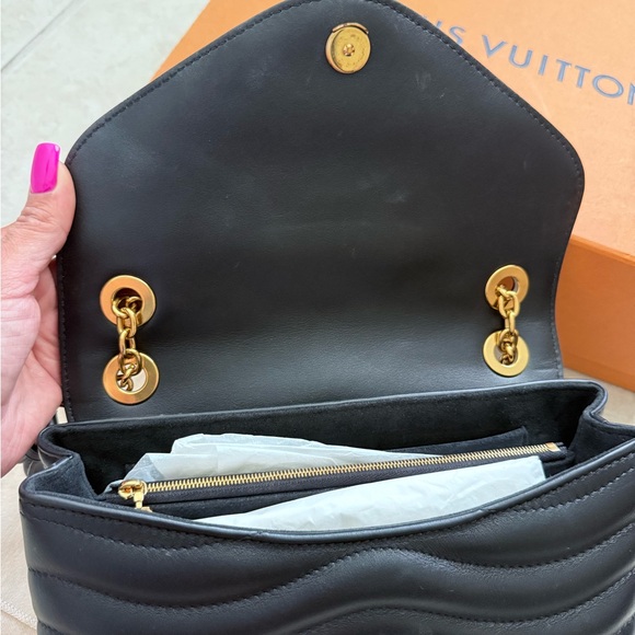 Louis Vuitton New Wave MM Chain bag - Picture 10 of 13